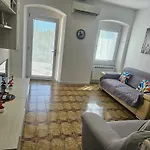 Casa Arcobaleno - Giardino E Parcheggio Gratuito Feriehus La Spezia