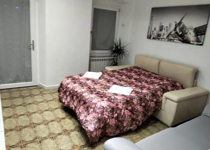 Casa Arcobaleno - Giardino E Parcheggio Gratuito Hébergement de vacances La Spezia