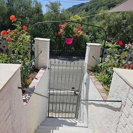 別荘 Casa Arcobaleno - Giardino E Parcheggio Gratuito ラ・スペツィア