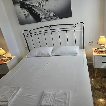 Casa Arcobaleno - Giardino E Parcheggio Gratuito 別荘 *