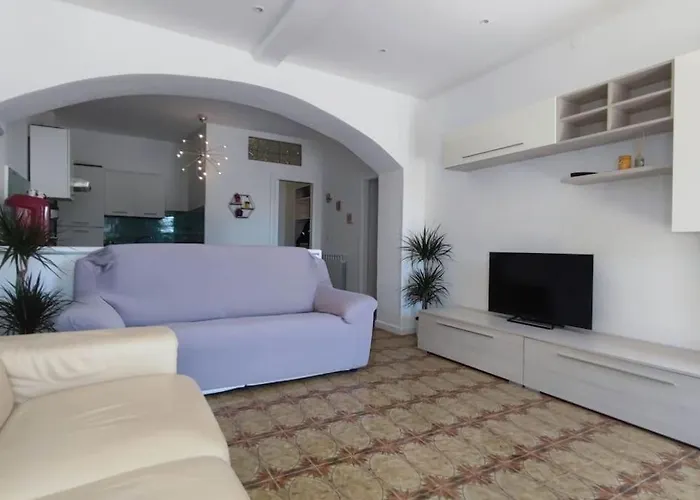 Casa Arcobaleno - Giardino E Parcheggio Gratuito Nyaraló
