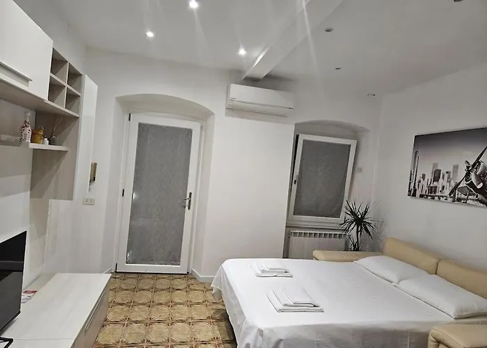 Casa Arcobaleno - Giardino E Parcheggio Gratuito Nyaraló *
