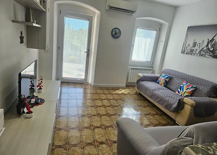 Casa Arcobaleno - Giardino E Parcheggio Gratuito Nyaraló La Spezia